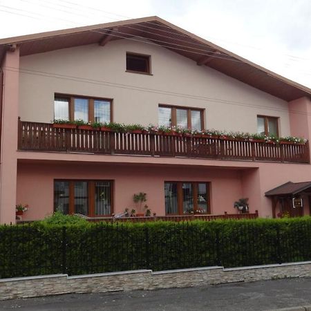 Nová LesnáGaestehaus Evaアパートメント エクステリア 写真